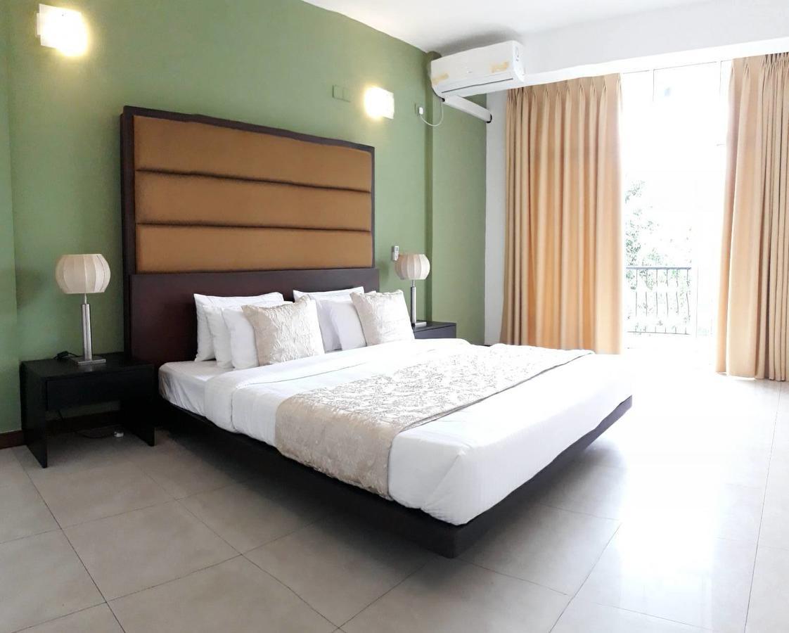 Aston Luxury Apartments Colombo Exterior photo